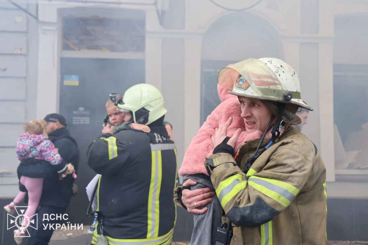 Масована нічна атака по Україні: понад десять областей під вогнем, серед загиблих – діти