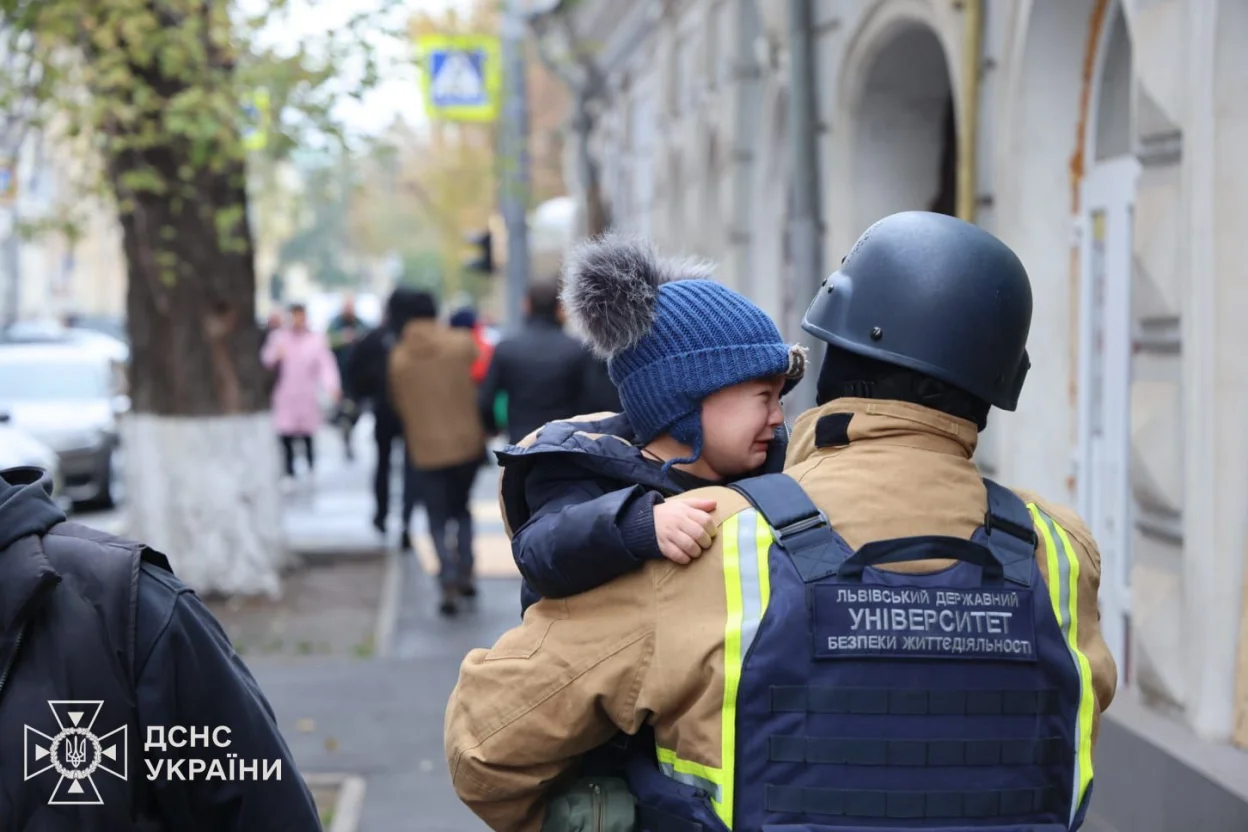 Масована нічна атака по Україні: понад десять областей під вогнем, серед загиблих – діти