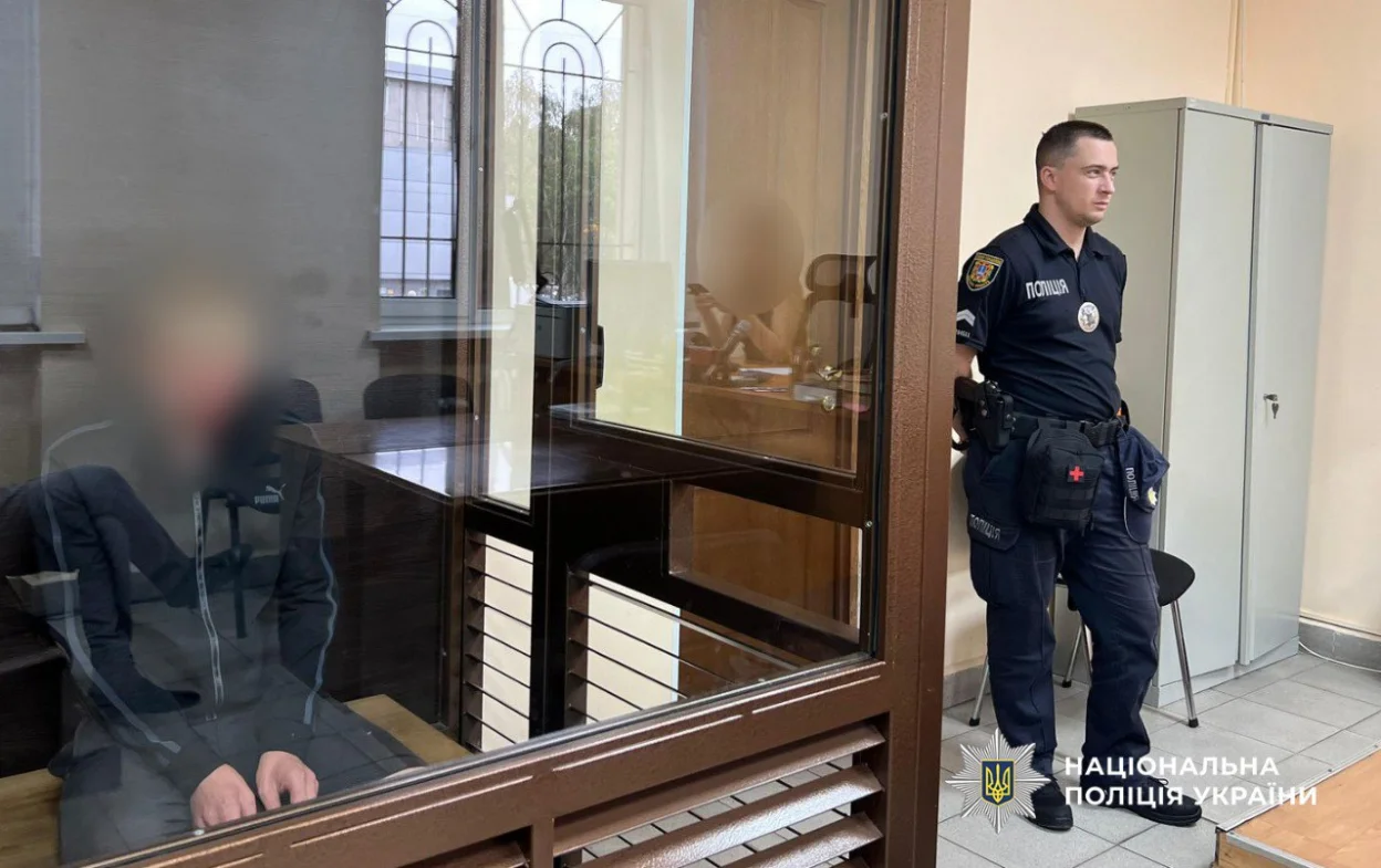 На Одещині викрили трьох чоловіків, які торгували гранатометами, зброєю та боєприпасами