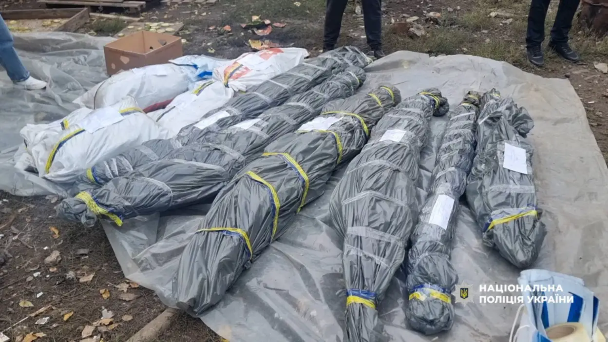 На Одещині затримали чоловіка, який виростив і зберігав понад 55 кілограмів канабісу