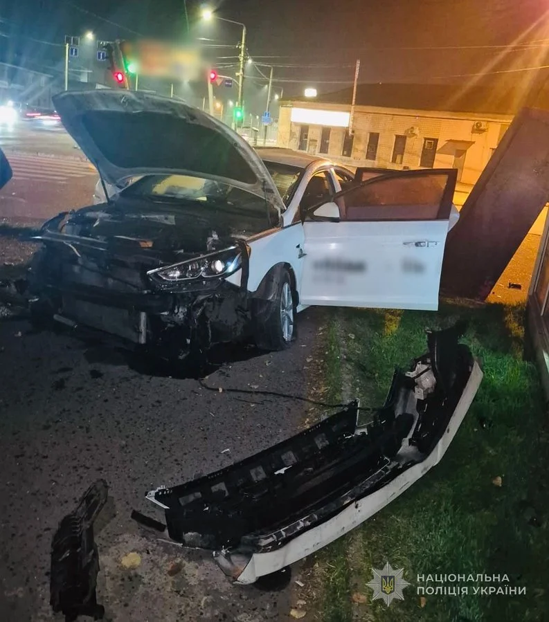 В Одесі на Миколаївській дорозі зіткнулися два авто: постраждали дві дівчини-підлітки
