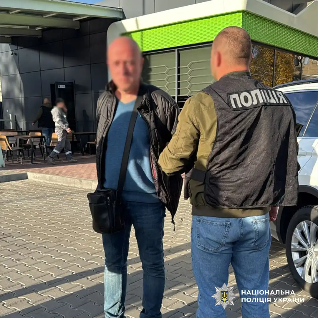В Одесі викрили чоловіка, який продавав «працевлаштування» в СБУ за 5500 доларів