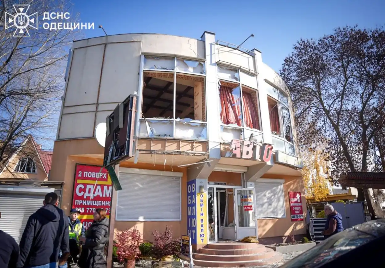 У Чорноморську після удару по ринку підтвердили 11 поранених і двох загиблих жінок