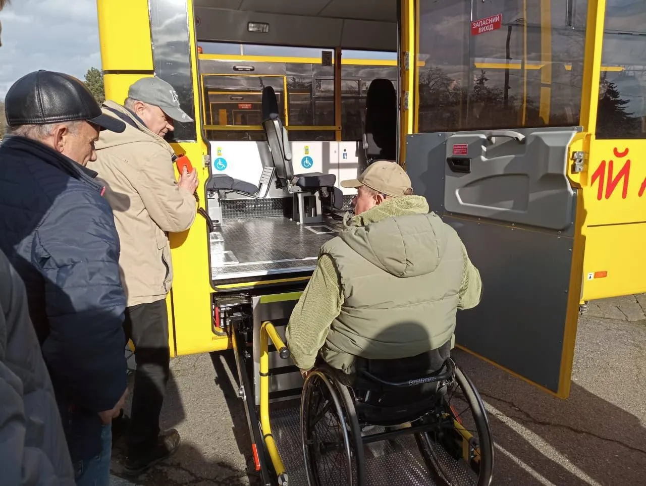 На Одещині громади отримали нову партію шкільних автобусів