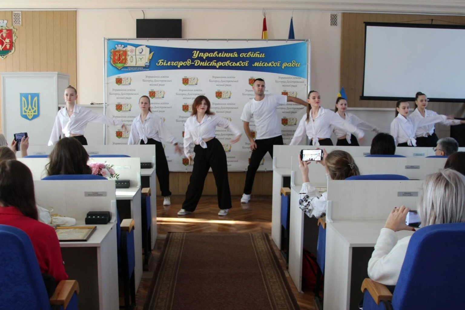 Стипендії та премії міського голови – у Білгороді-Дністровському відзначили найкращих студентів 2025 року