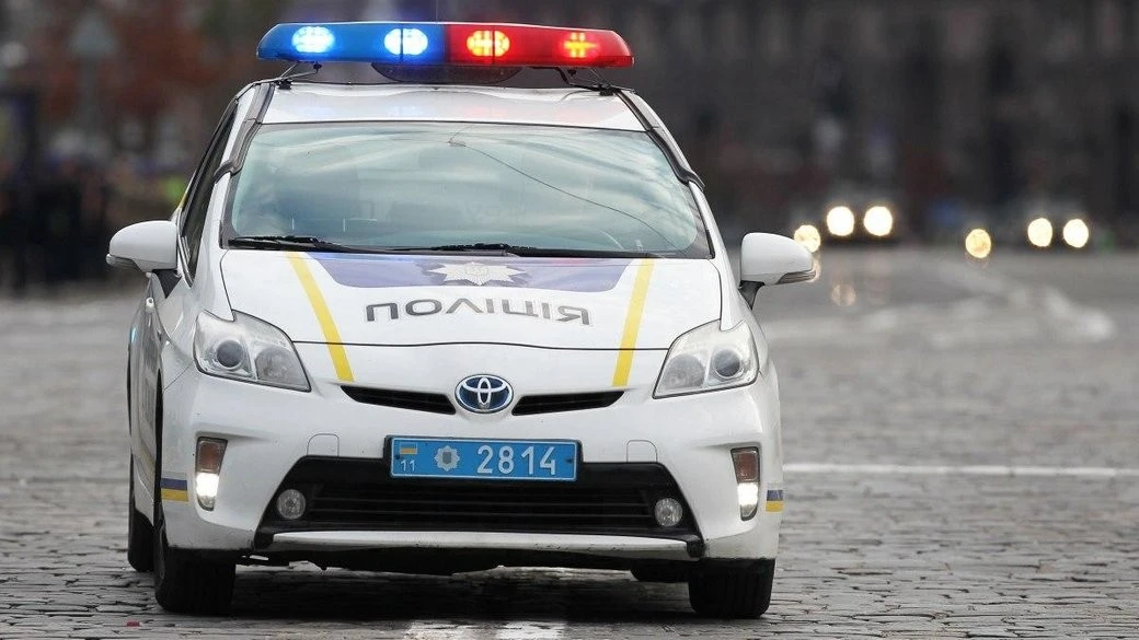 Стрілянина під час перевірки документів в Одесі: поранено двох патрульних Стрілянина під час перевірки документів в Одесі: поранено двох патрульних